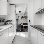 4 Bedroom Amazing In Casa de Férias Martofte